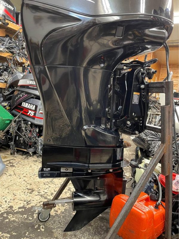 2011 Mercury Verado 150 HP 4-Stroke 20” Shaft Outboard Motor - Image 3