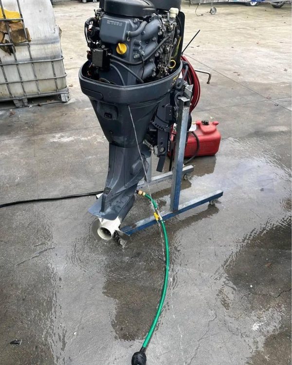 2010 Yamaha 40 hp 4-stroke 20'' Shaft Remote Steer outboard motor - Image 3
