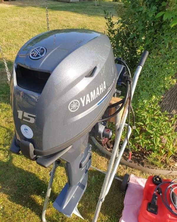 2020 Yamaha 15 hp 4-Stroke 20" outboard motor - Image 2