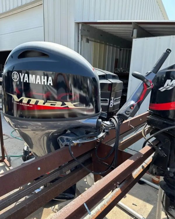 2023 90 hp Yamaha VMAX SHO 20" Shaft Length Tiller Steer - Image 3