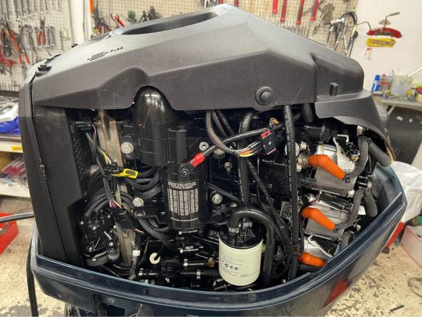 2010 Evinrude Etec 200 HP 2-Stroke 25” Shaft - Image 5