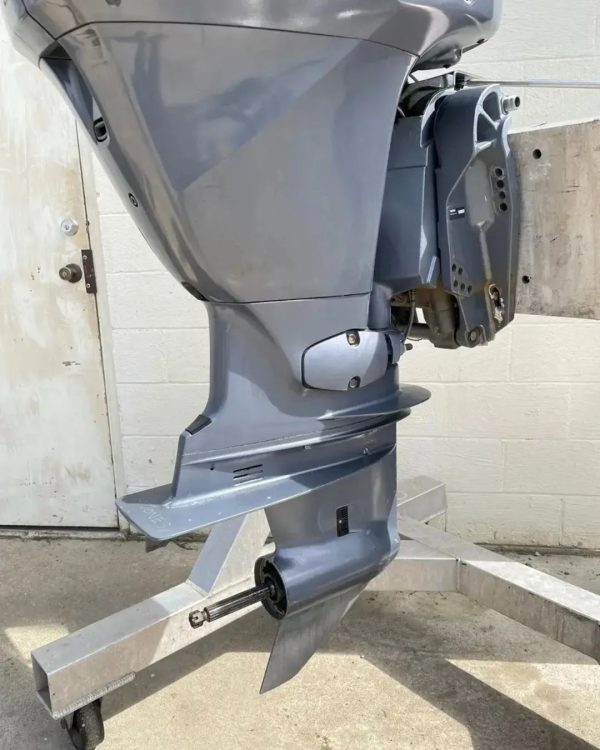 2004 Yamaha 90 hp 4-Stroke 20" Shaft Outboard Motor - Image 4