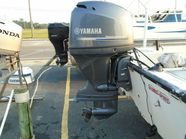 2017 Yamaha 115 hp 4-Stroke outboard motor - Image 6
