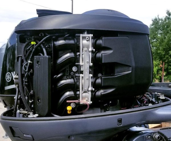 2017 Yamaha 150 hp 4-Stroke 20'' Shaft Power Tilt And Trim Outboard Motor - Image 4