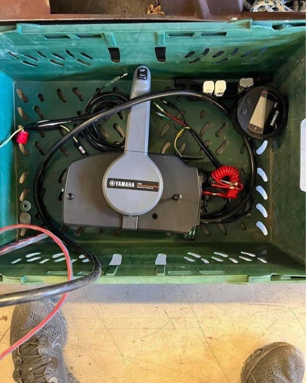 2016 Yamaha 60 hp 4-stroke outboard motor - Image 5