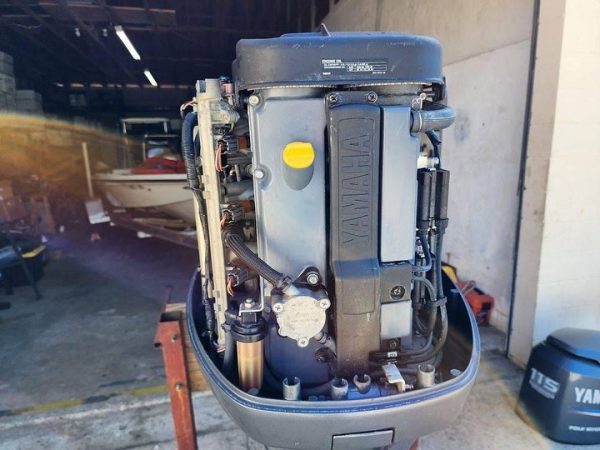 2004 Yamaha 115 hp 4-stroke outboard motor - Image 6