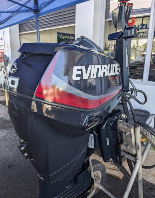 2013 Evinrude 40 hp 4-stroke Tiller Steer Outboard Motor