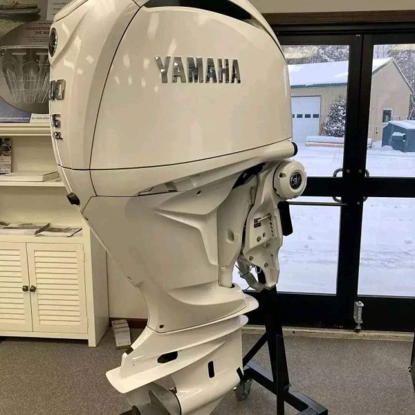 2018 Yamaha 300 HP EFI 4-Stroke Outboard Motor - Image 6