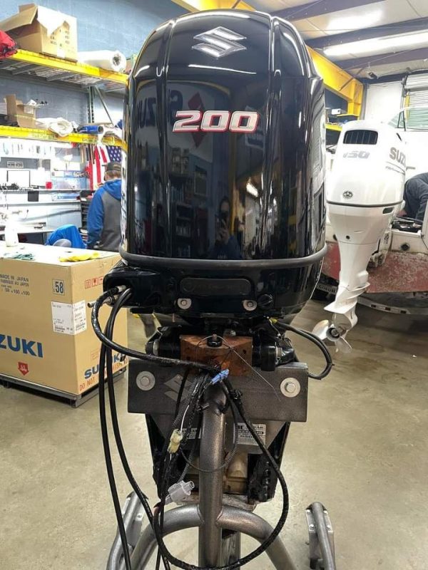 2019 Suzuki 200 hp outboard motor