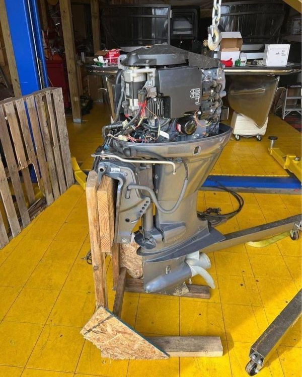 2002 Yamaha 50 hp 4-stroke  Remote Controls outboard motor - Image 2