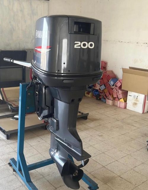 2008 Yamaha 200 hp 2- stroke 20'' Shaft outboard motor