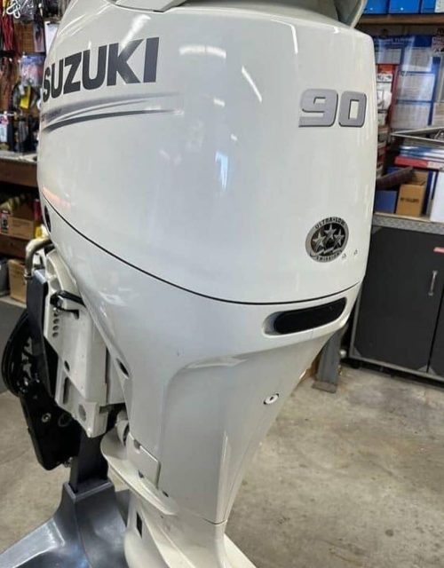 2020 Suzuki 90 hp EFI Outboard motor with power Trim and Tilt