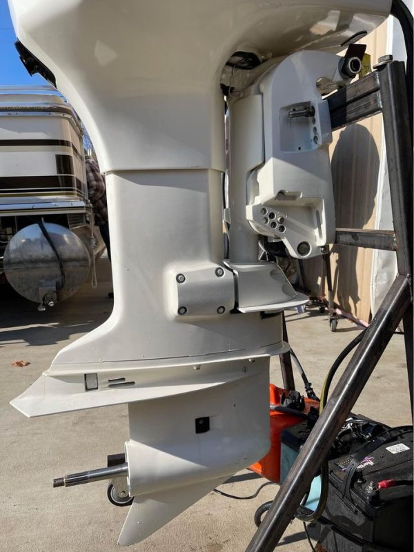 2005 Evinrude 200 HP 2 Stroke 20" Shaft - Image 3