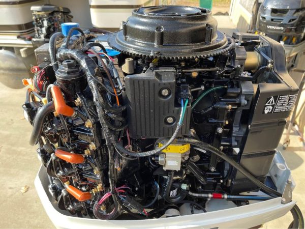 2005 Evinrude 200 HP 2 Stroke 20" Shaft - Image 4