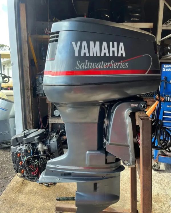 115 hp 2-Stroke Yamaha outboard motor with 20" shaft length - Image 2