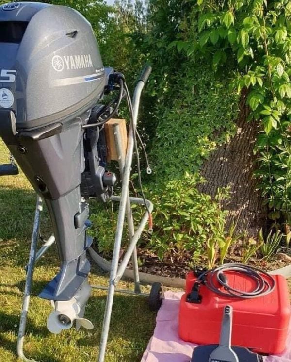 2020 Yamaha 15 hp 4-Stroke 20" outboard motor - Image 3