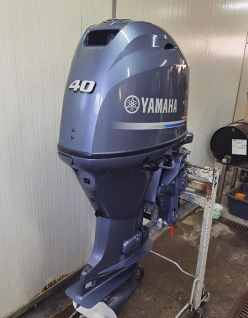 2017 Yamaha 40 hp 4- stroke 20'' Shaft Remote Steer outboard motor