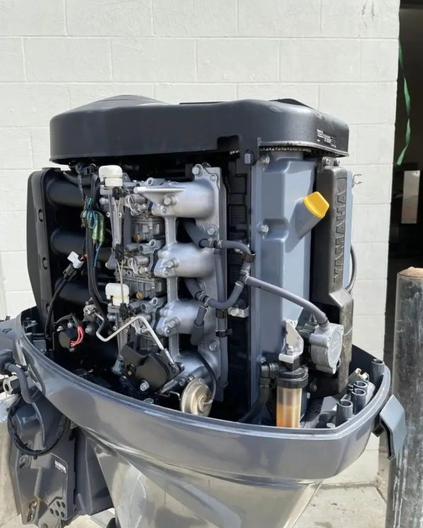 2004 Yamaha 90 hp 4-Stroke 20" Shaft Outboard Motor - Image 2