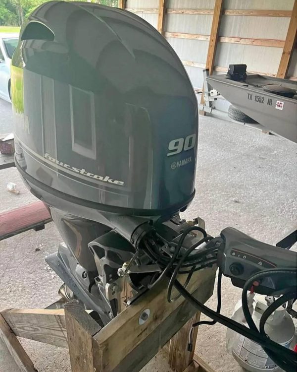 2021 Yamaha 90 HP 4-Stroke 20' Shaft Tiller Outboard Motor - Image 3