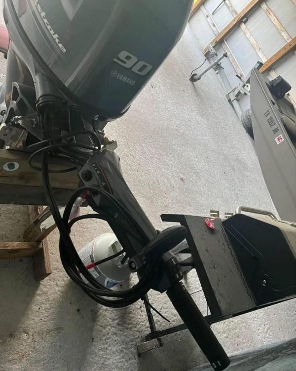 2021 Yamaha 90 HP 4-Stroke 20' Shaft Tiller Outboard Motor - Image 5